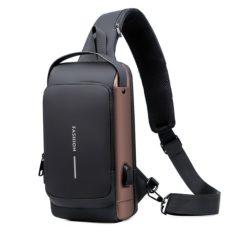 Imagem mostrando o produto Mochila Versatile Unissex Antifurto com senha e entrada para carregamento USB do Coisa de Outro Mundo 