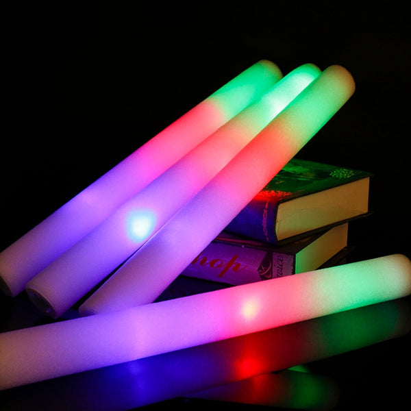 Imagem mostrando o produto Bastões de Espuma Luminosa Multicolorido de LED em Massa RGB do Coisa de Outro Mundo 