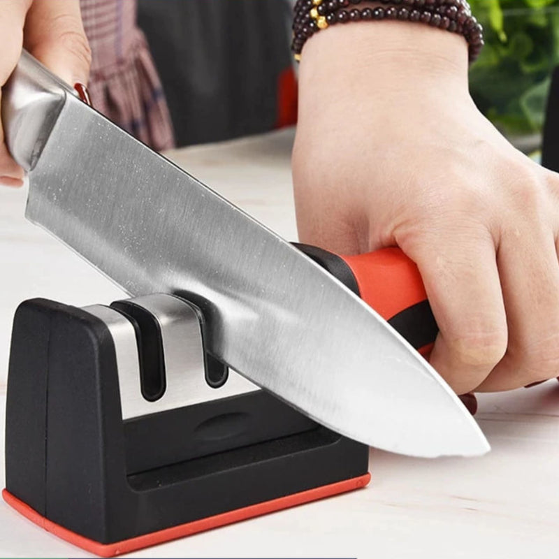 Imagem mostrando o produto Amolador Afiador De Faca Profissional 3 em 1 Aço Inox Cabo Anatômico do Coisa de Outro Mundo 